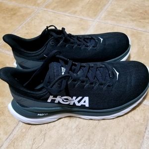 HOKA Mach 4